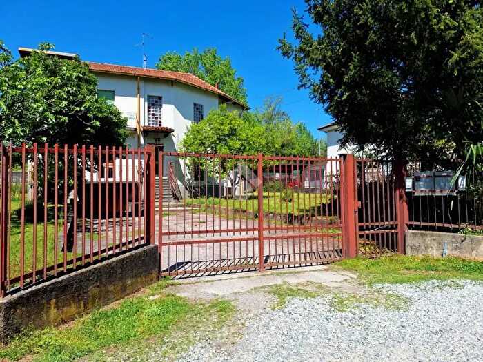 Appartamento trilocale in vendita in Via Landriani Gerardo, Como