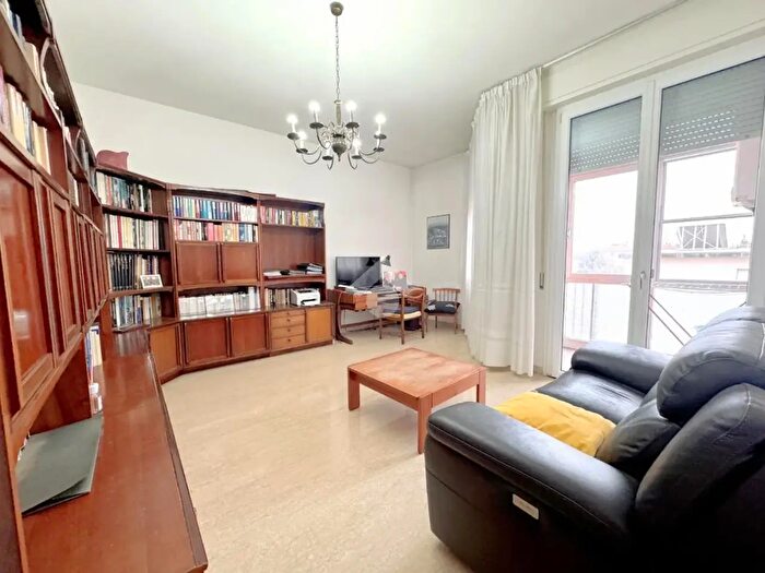 Appartamento con 8 locali in vendita in Ravenna