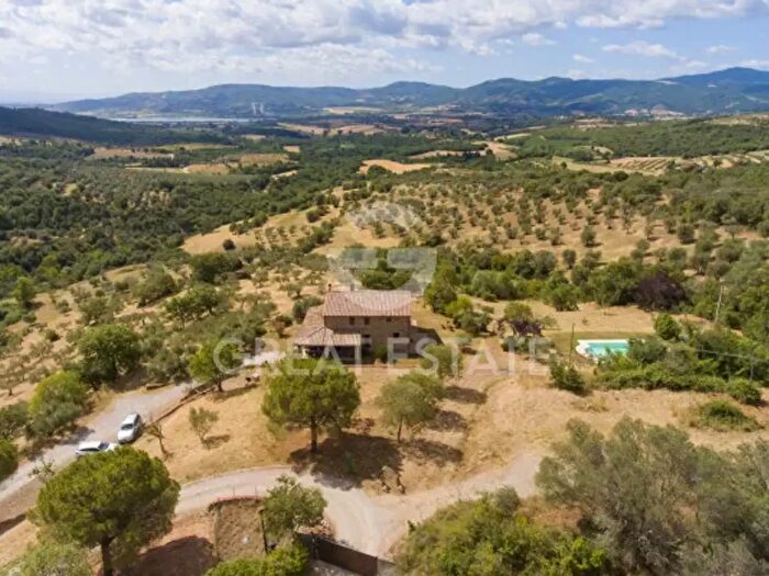 Casa con 6 locali in vendita in Strada Vicinale di Capannara, Panicale