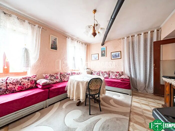Casa con 5 locali in vendita in Piazza Vittorio Veneto, Pisano