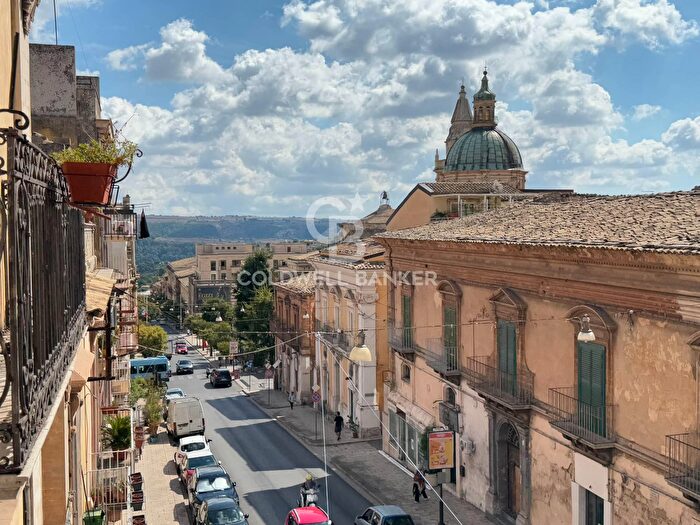 Appartamento con 6 locali in vendita in Corso Italia, Ragusa