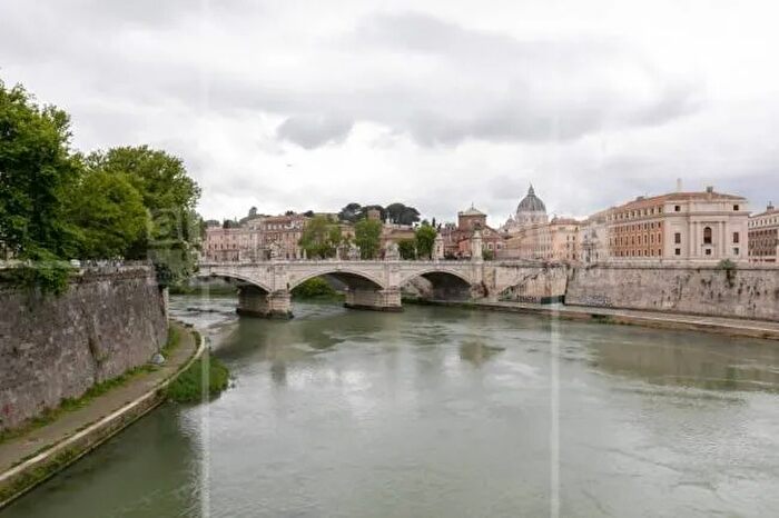 Appartamento bilocale in vendita in Via Paola, Roma