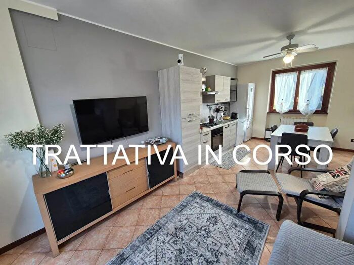 Appartamento trilocale in vendita in Via La Madoneta, Colico