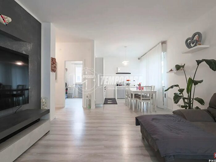 Appartamento con 5 locali in vendita in Viale Atri, Riccione