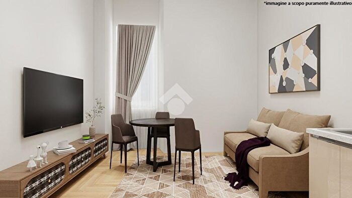 Appartamento trilocale in vendita in Via Ezio, Roma