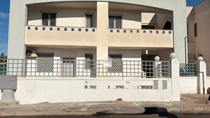 Casa trilocale in vendita in Via a Gramsci, Alezio