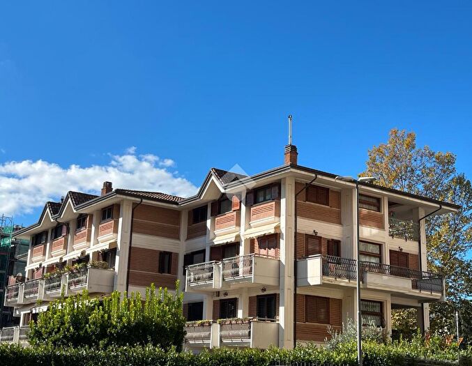 Appartamento con 5 locali in vendita in Via Costantino del Franco, Avellino