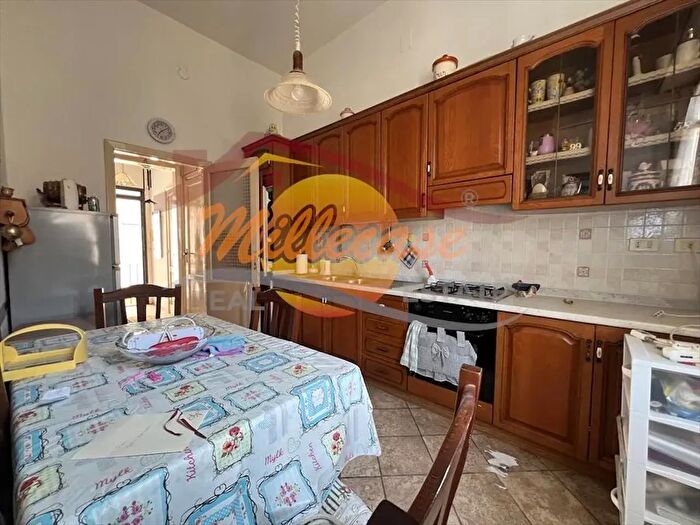 Appartamento con 5 locali in vendita in Via Bainsizza, Siracusa