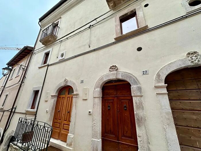 Appartamento bilocale in vendita in Via Vittorio Veneto Snc, Carapelle Calvisio