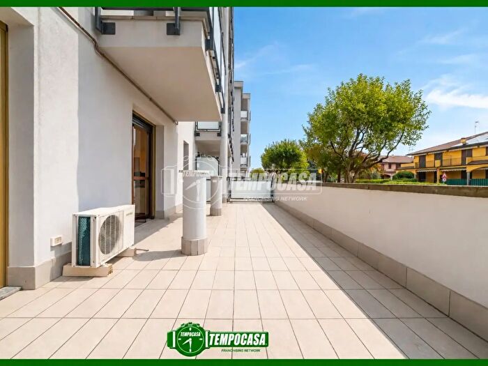 Appartamento bilocale in vendita in Via Quattro Marie, Bellinzago Lombardo