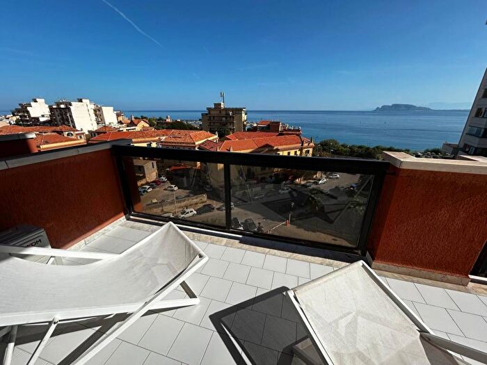 Appartamento bilocale in affitto in Via Papa Pio X, Arenella, Palermo