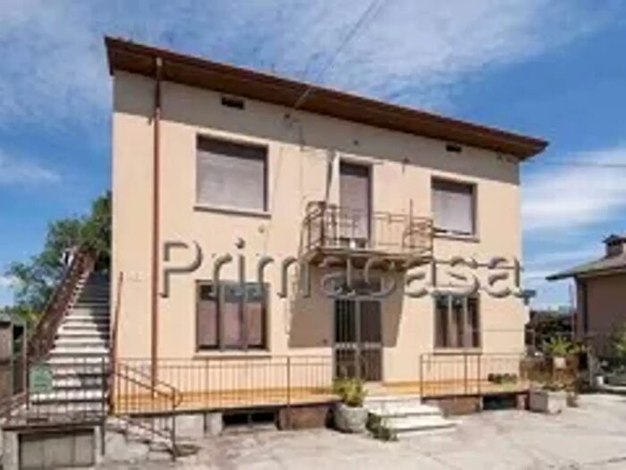 Appartamento con 5 locali in vendita in Verona