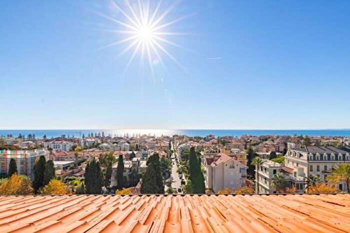 Appartamento con 5 locali in vendita in Bordighera