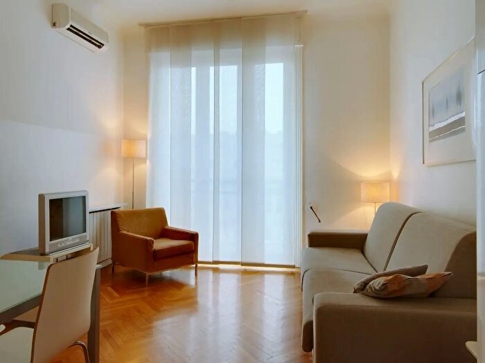 Appartamento monolocale in affitto in Via Giovanni Battista Pergolesi, Milano