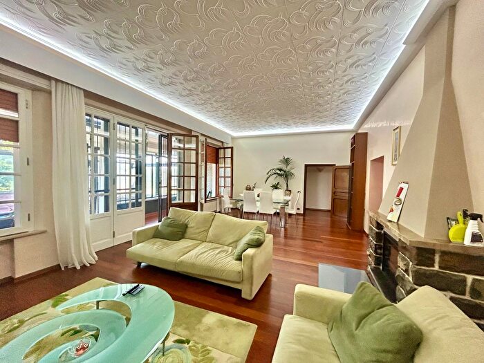 Casa con 9 locali in vendita in Monteriggioni