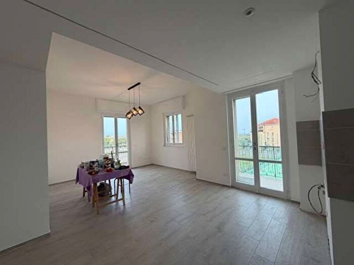 Appartamento quadrilocale in affitto in Via de Gasperi, Centro, Albenga