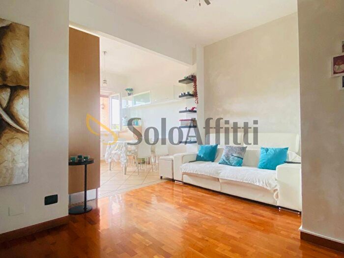 Appartamento trilocale in affitto in Viale dei Promontori, Ostia Levante, Roma