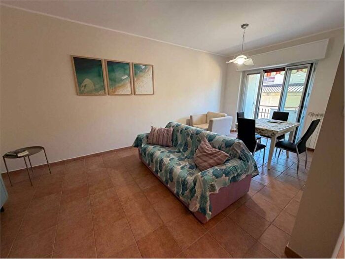 Appartamento con 5 locali in affitto in via Lavino, Santa Filomena, Montesilvano
