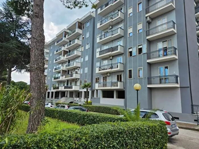 Appartamento con 6 locali in vendita in Via Alcide De Gasperi, Vasto