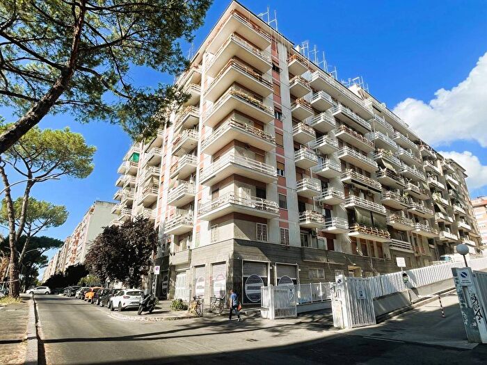 Appartamento trilocale in affitto in Via Gabriello Chiabrera, San Paolo, Roma