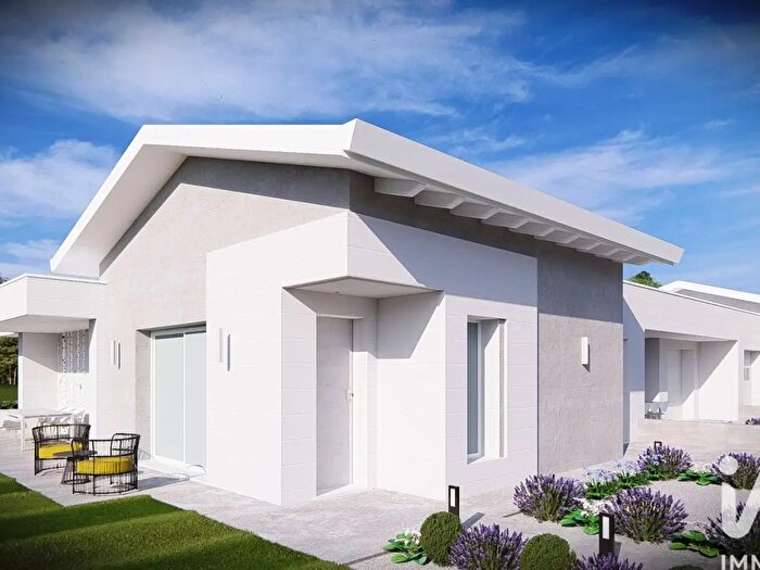 Casa con 5 locali in vendita in Strada Brughiere Snc, Castel Goffredo