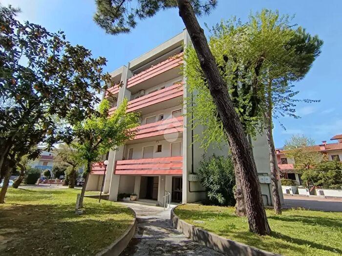 Appartamento bilocale in vendita in Viale Omero, Ravenna