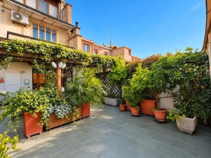 Appartamento con 6 locali in vendita in Via Giovan Battista Pergolesi, Milano