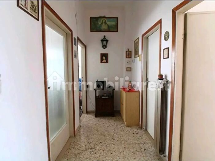 Appartamento trilocale in vendita in Via Valdera, Firenze