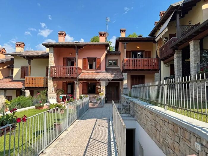 Appartamento trilocale in vendita in Via Conca Verde, Cerete