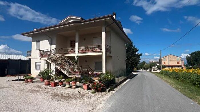 Casa con 6 locali in vendita in Contrada Colle Cerreto, Montegiorgio