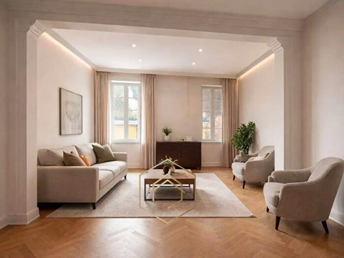Casa con 8 locali in vendita in Via Zemola, Ferrara
