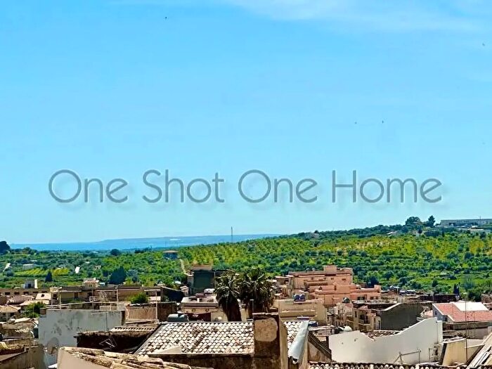 Casa con 12 locali in vendita in Via Ducezio, Noto