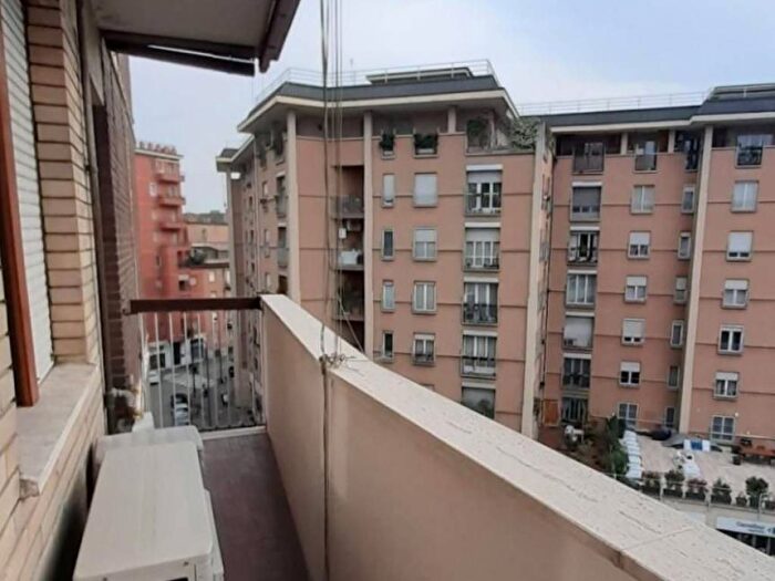 Appartamento trilocale in affitto in Lodi Brenta, Milano