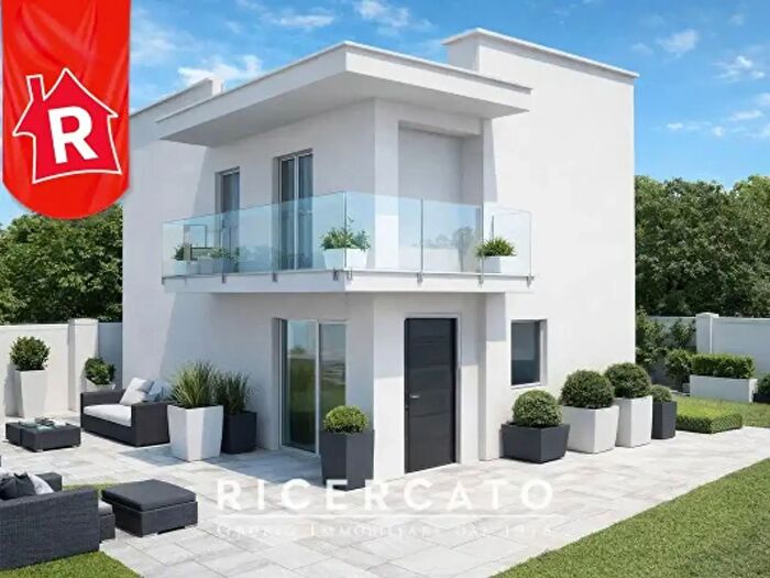 Casa con 6 locali in vendita in Via Charles Le Corbusier, Lecce