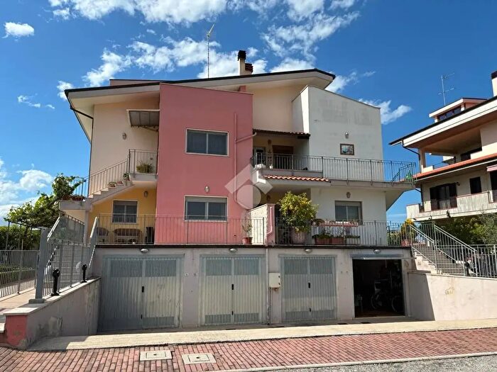 Casa trilocale in vendita in Via Campobasso, Pineto