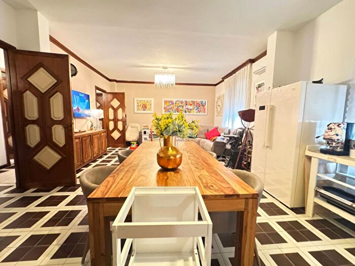 Appartamento trilocale in vendita in Via Giotto, Aversa