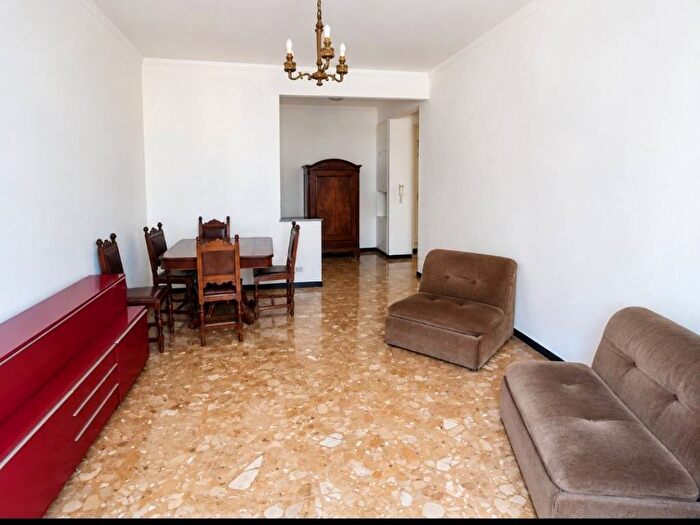 Appartamento trilocale in affitto in Via Gian Battista Monti, Sampierdarena, Genova
