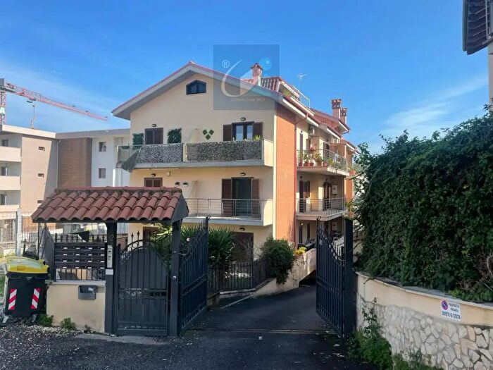 Appartamento trilocale in vendita in Via Ischia, Monterotondo