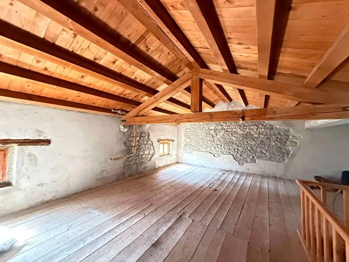 Casa con 8 locali in vendita in Via Grotte del Caglieron, Fregona