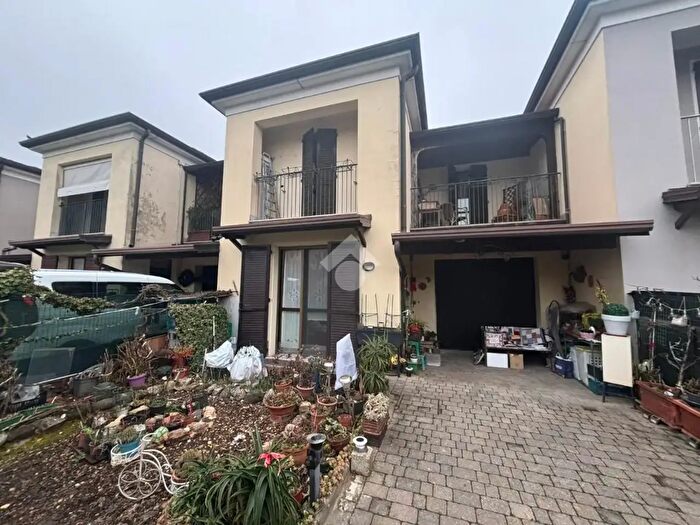 Casa quadrilocale in vendita in Via Virgilio, San Giorgio Bigarello