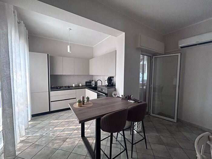 Appartamento con 6 locali in vendita in Via Aurelio Padovani, Centro, Santa Flavia