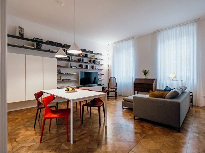 Appartamento trilocale in affitto in Via Ottobre, Borgo Teresiano, Trieste