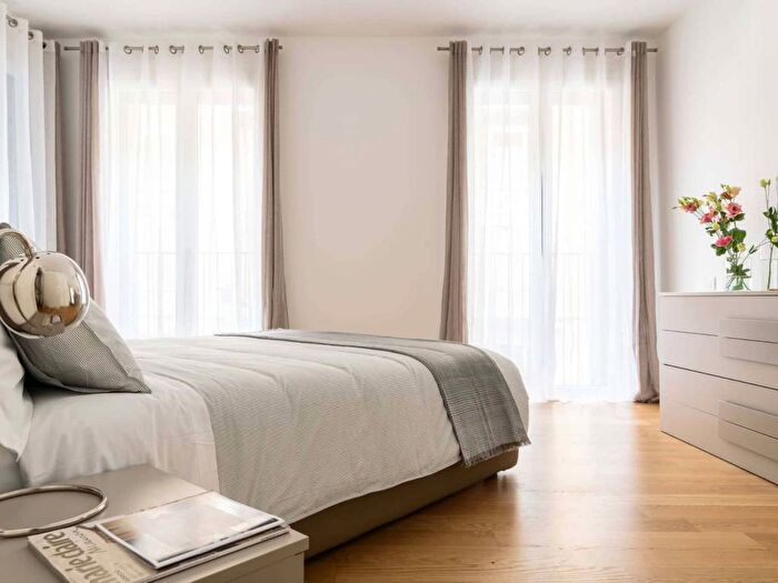 Appartamento bilocale in affitto in Via Gustavo Fara, Centrale, Milano