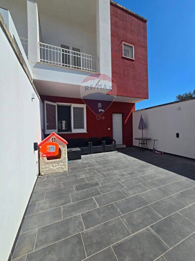 Casa quadrilocale in vendita in Via Tufi Vecchi, Arnesano