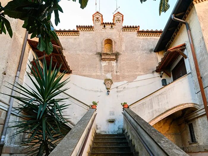 Appartamento trilocale in vendita in Via Domenico Chiodo, Roma