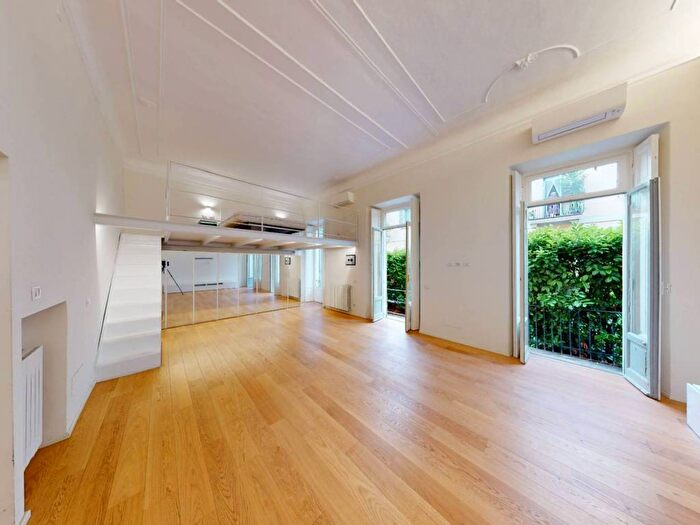 Appartamento bilocale in affitto in Via Orti, Quadronno Crocetta, Milano