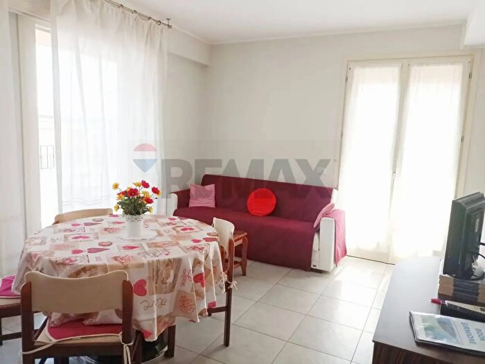 Appartamento trilocale in vendita in Via XXV Aprile, Sirmione