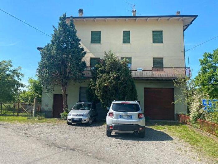 Casa con 6 locali in vendita in Via Sassuolo Tronco, Prignano Sulla Secchia