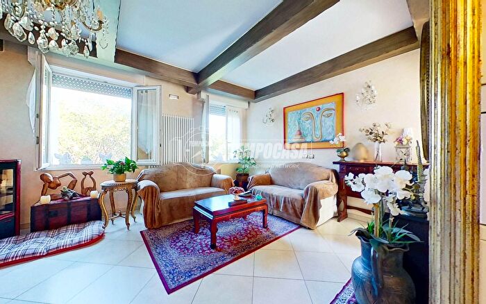 Casa quadrilocale in vendita in Via Torconca, Cattolica