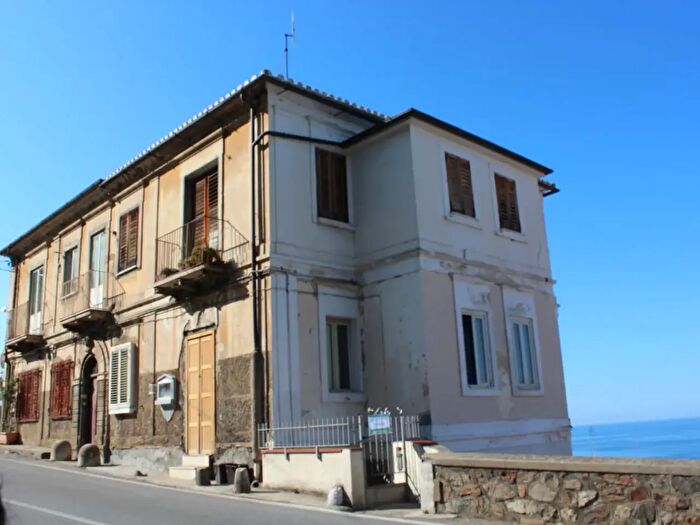 Appartamento bilocale in vendita in Via Marcello Salomone, Pizzo